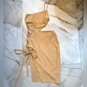 NWT BOOHOO One Shoulder Loop Tie Down Detail Midi Dress with Split - Nude Size 8